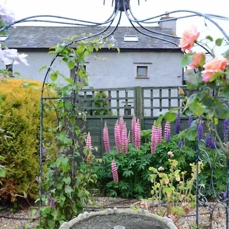 Greety Gate House